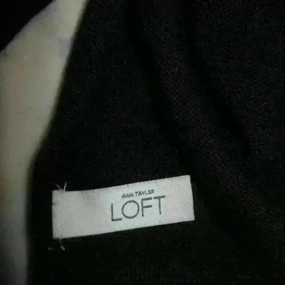 Black LOFT Scarf - Picture 2 of 2